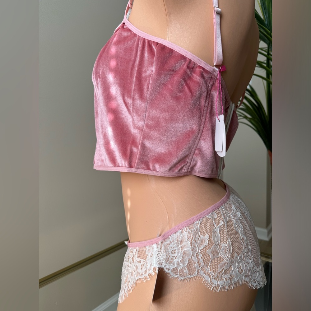 Pink Velvet and Lace Lingerie Set - Picture 8 of 9